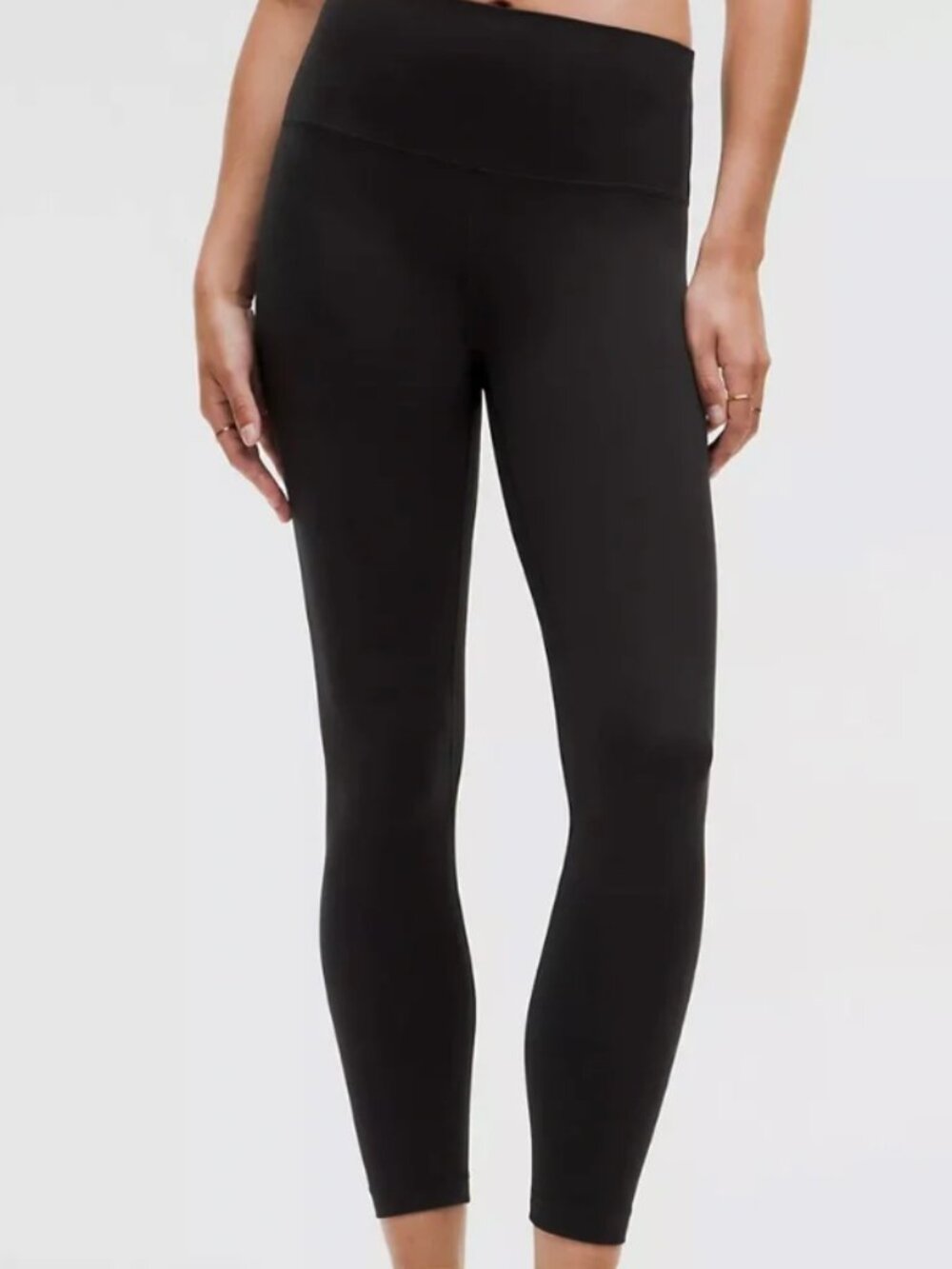 LULULEMON WUNDER UNDER  Hi-Rise  LEGGINGS SIZE 8 BLACK 7/8 Length
